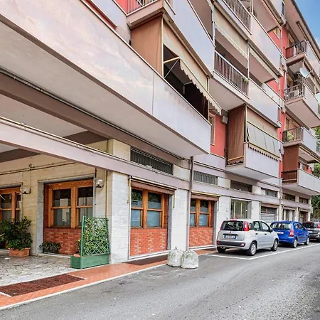 1 Bedroom Lovely In Apartamento
