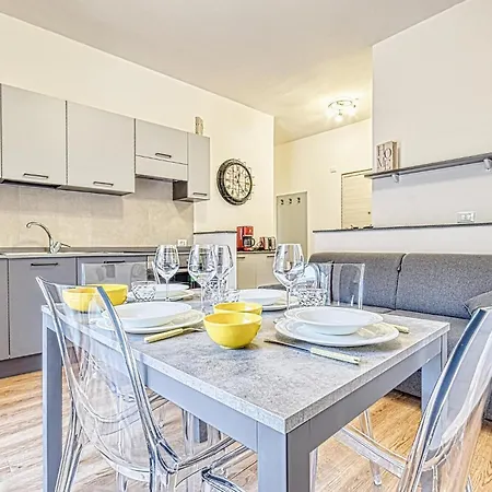 1 Bedroom Lovely In *