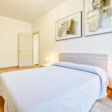 公寓 1 Bedroom Lovely In 雷科